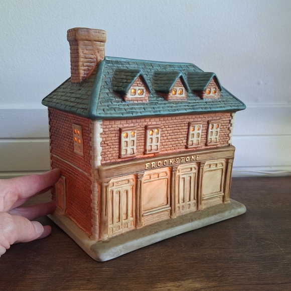 Brookstone historic building for Christmas Village - Picture 3 of 11